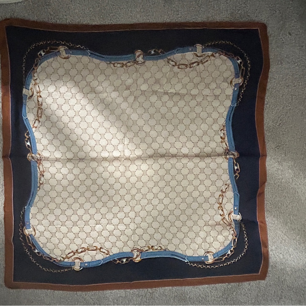 Elegant Chain Print Scarf